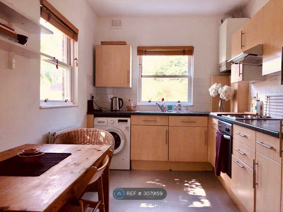 Property photo 3 of 5 Kitchen