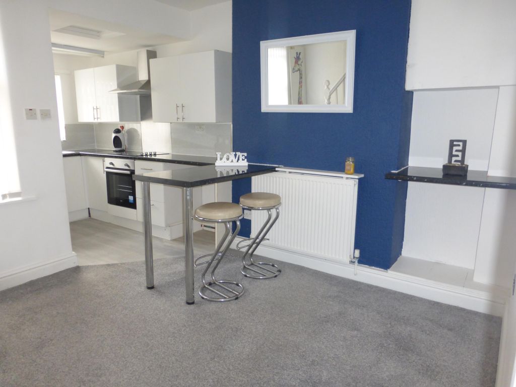 Property photo 3 of 10 Dining Room