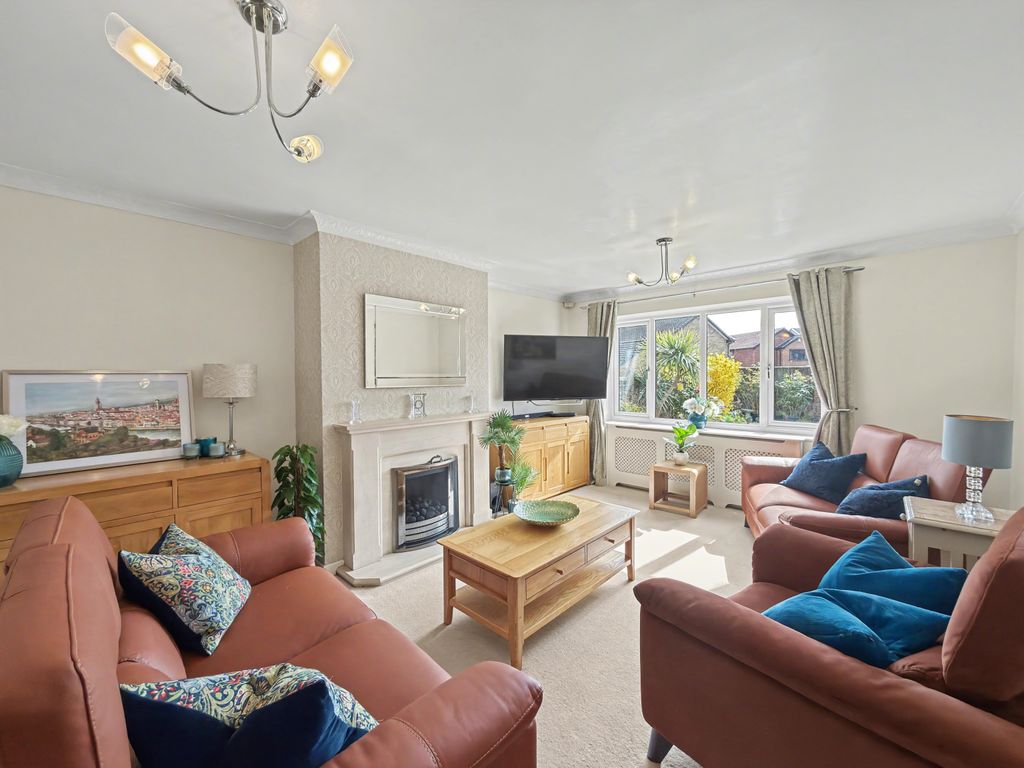 Property photo 2 of 35