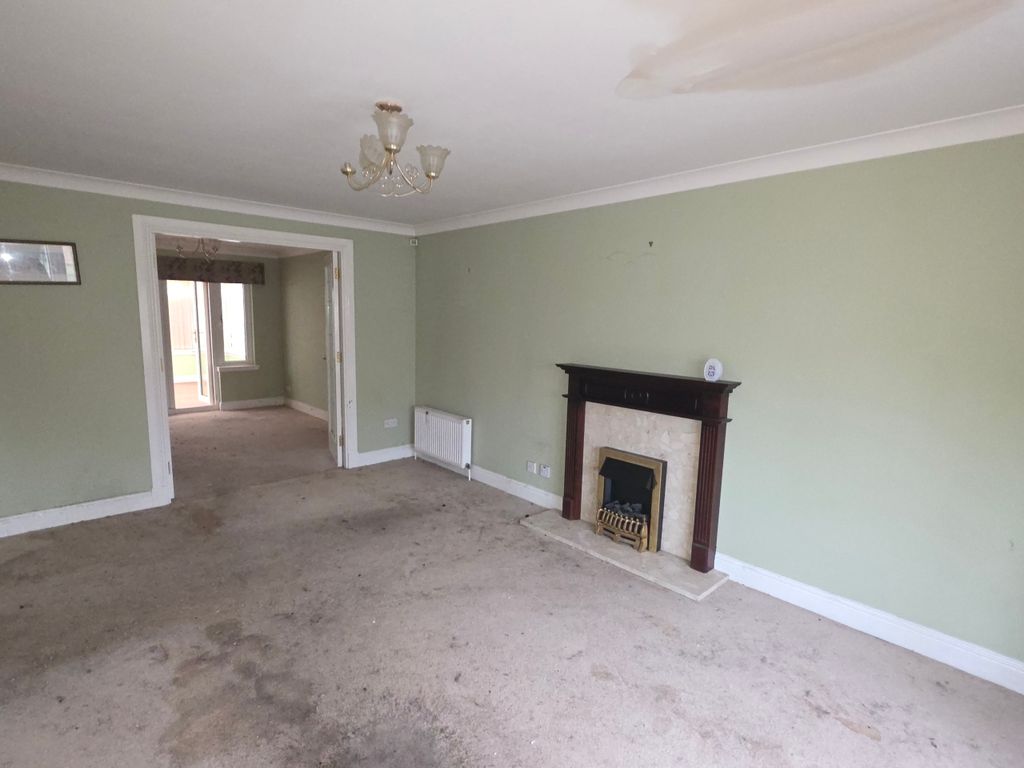 Property photo 3 of 13 4