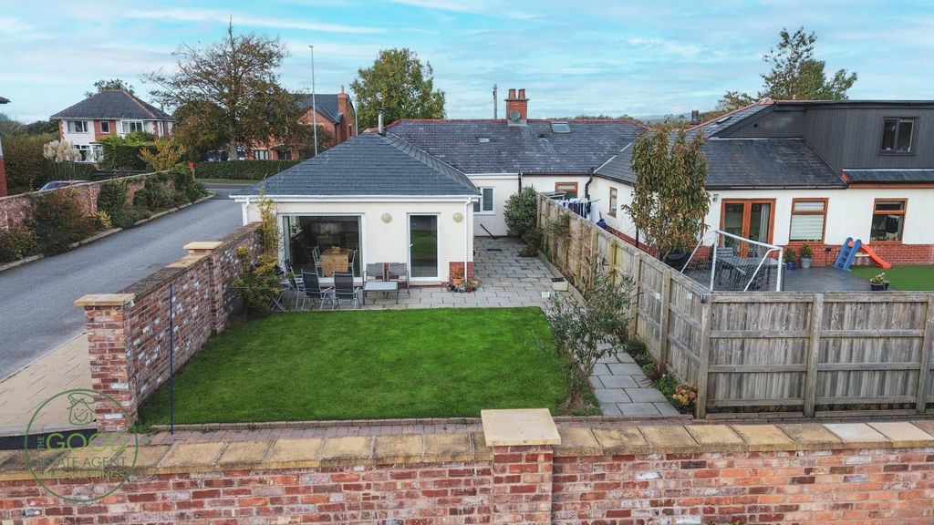 Property photo 2 of 36