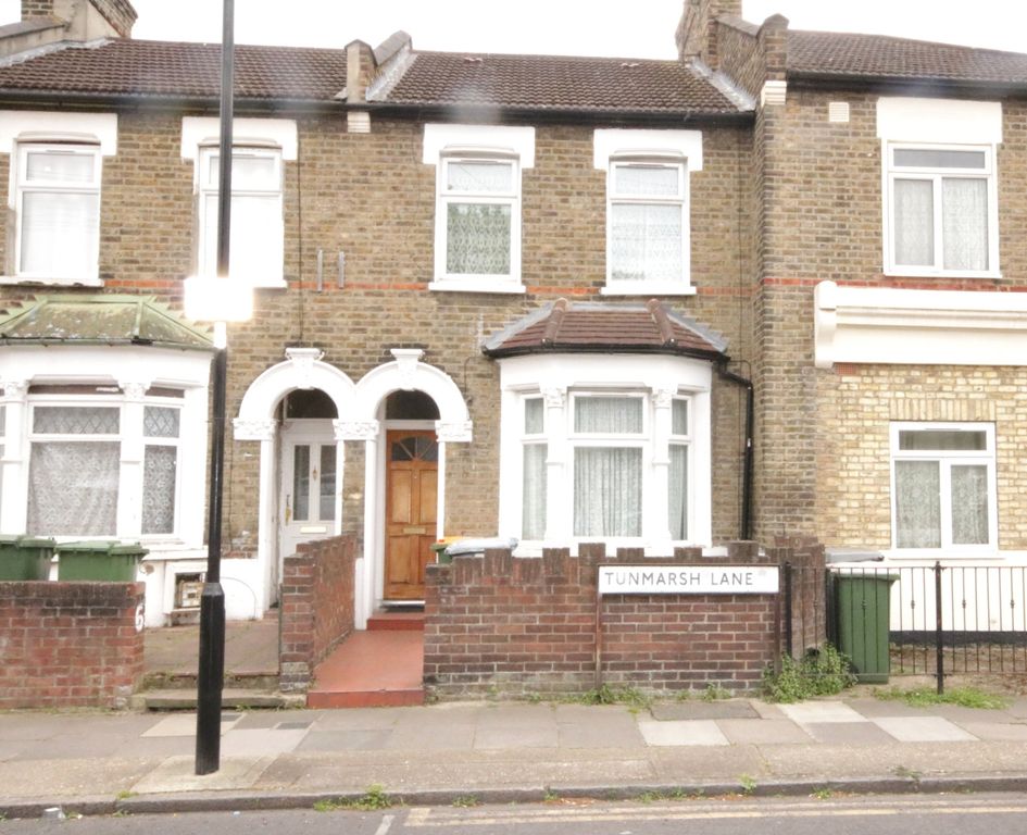 Property photo 1 of 13 Victorian Three Bedroom House