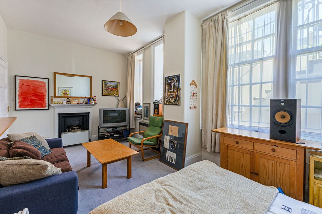 Property photo 3 of 16