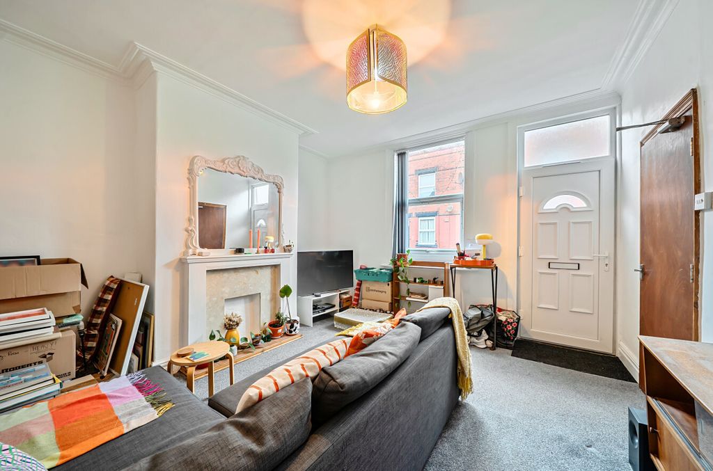 Property photo 2 of 14 1404641-10-697369...