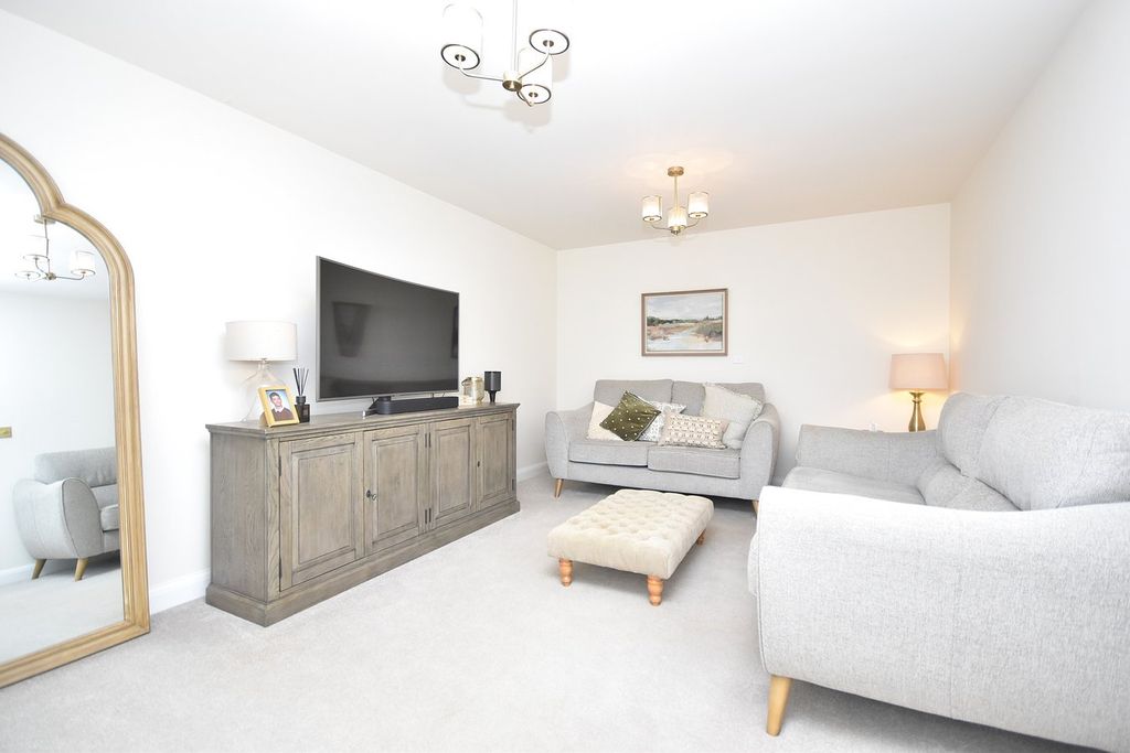 Property photo 2 of 22