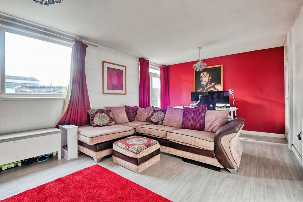 Property photo 2 of 14