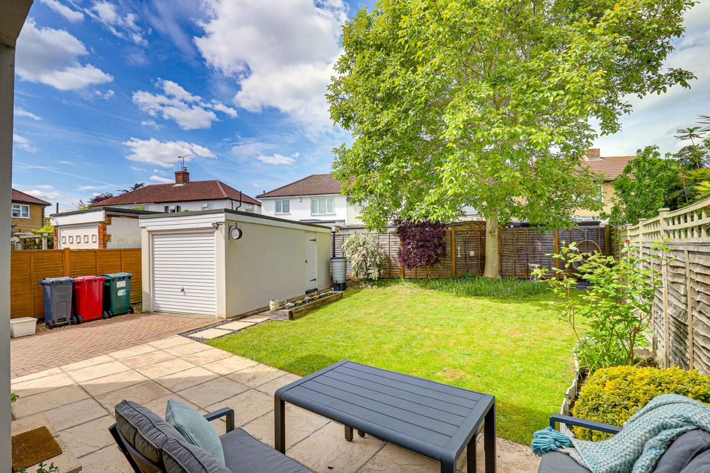 Property photo 2 of 24