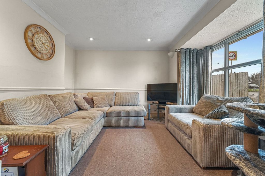 Property photo 3 of 20