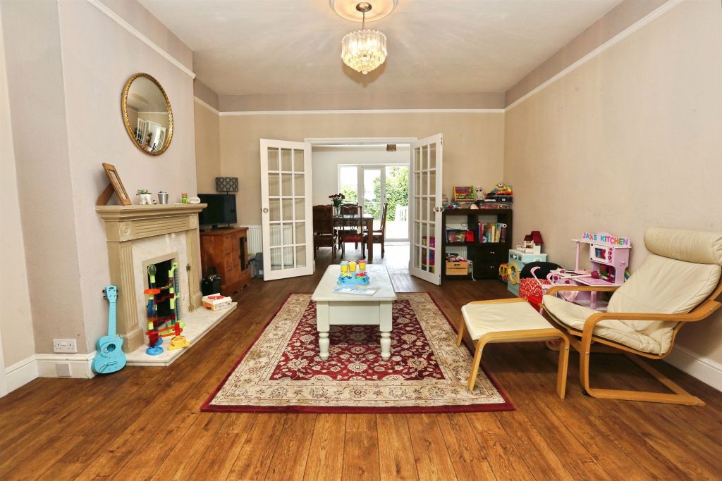 Property photo 2 of 23