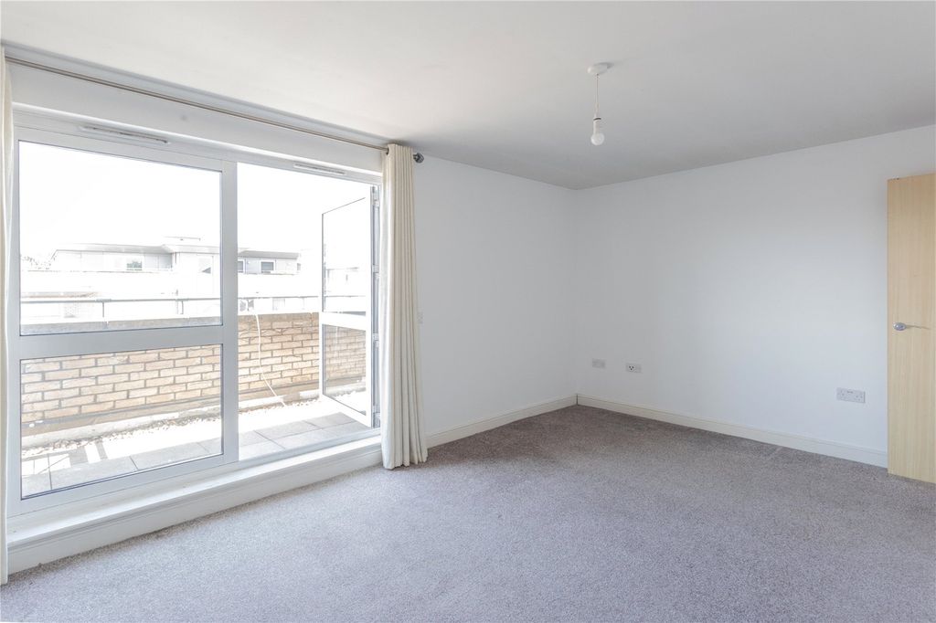 Property photo 2 of 11 Picture No. 08