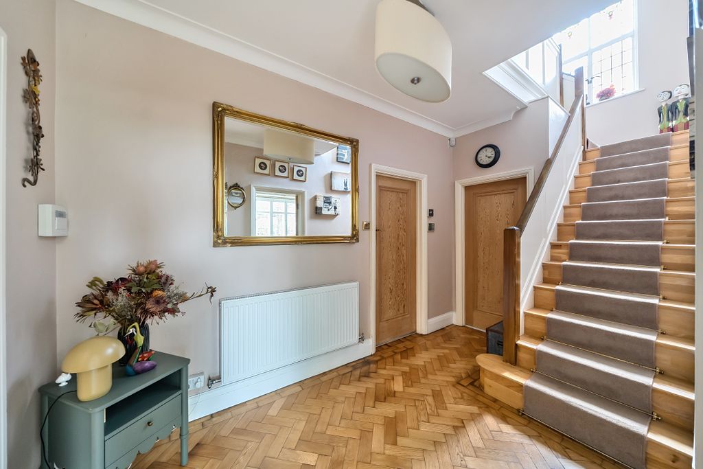 Property photo 2 of 23