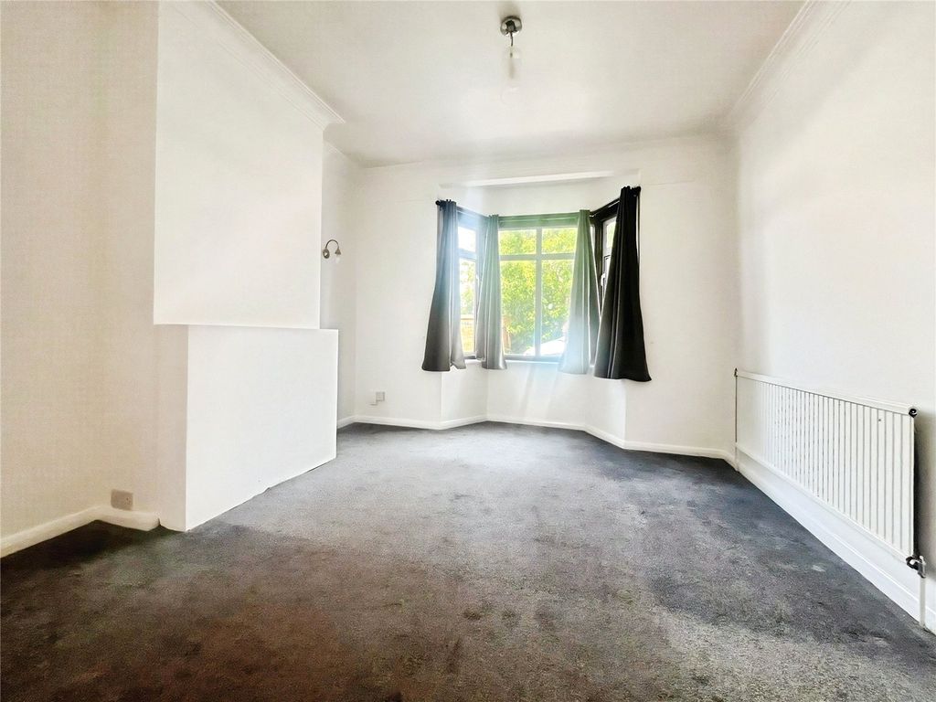 Property photo 2 of 11 Picture No. 24