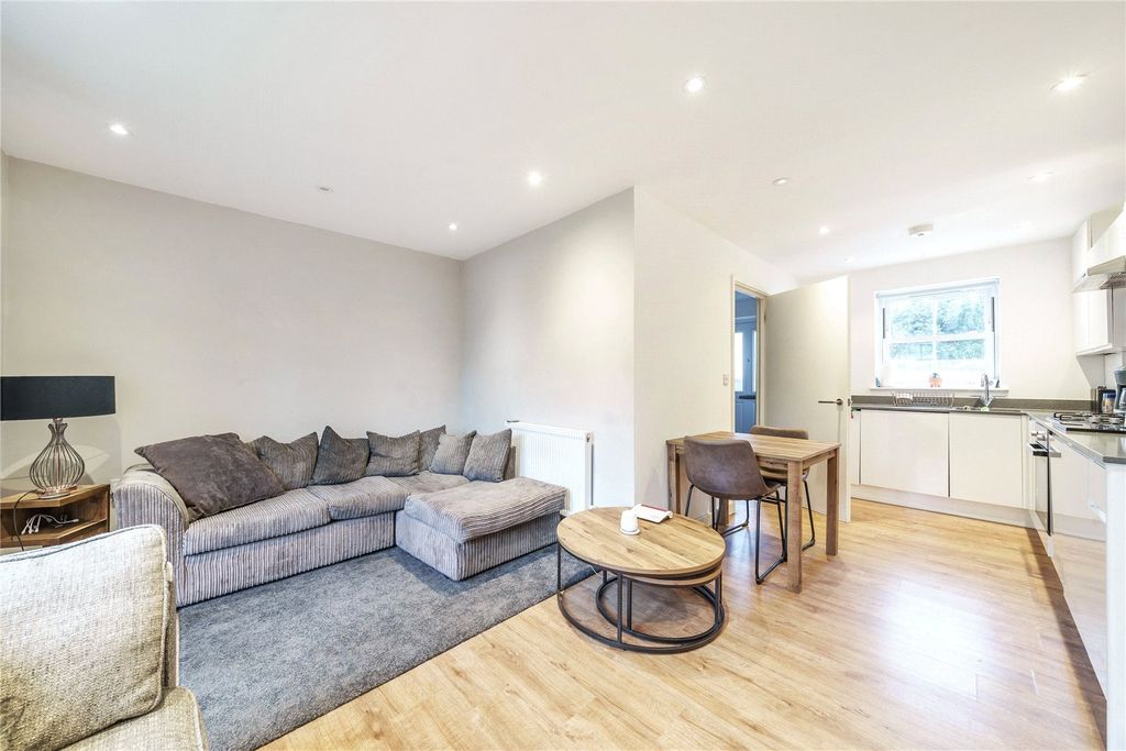 Property photo 2 of 17 Picture No. 01