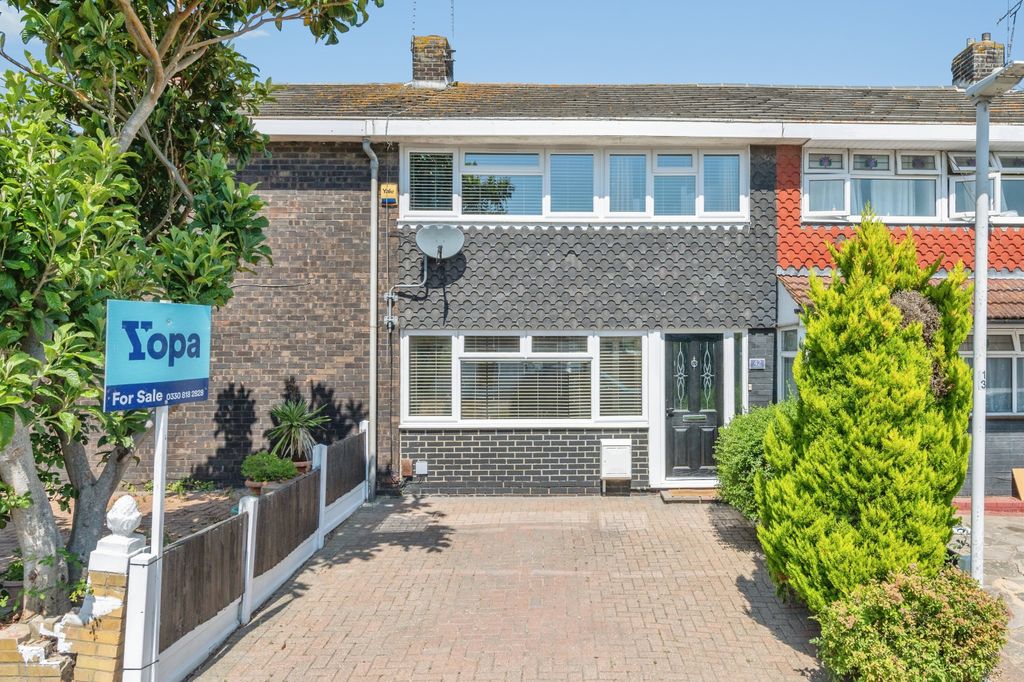 Property photo 1 of 18 42Grapnellsgrapnellsbasildonss164Lt-21