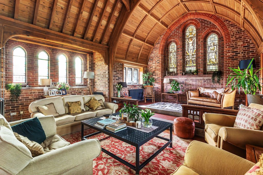 Property photo 2 of 20