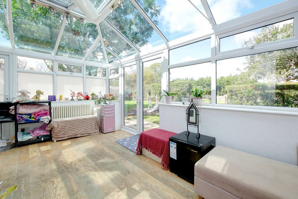 Property photo 2 of 52