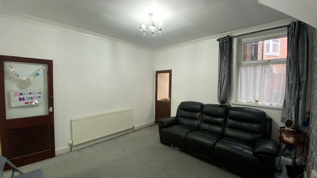 Property photo 3 of 39 Reception