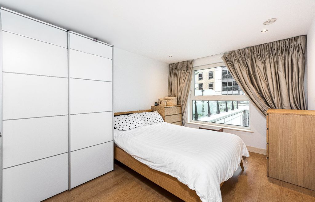 Property photo 3 of 12