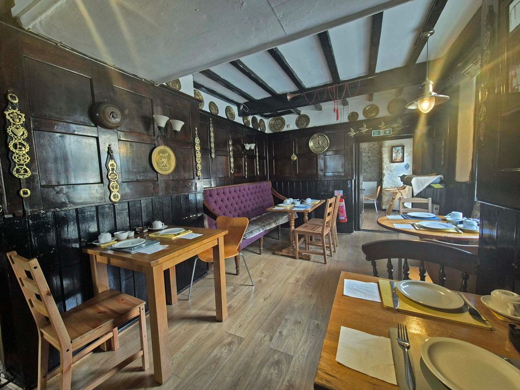 Property photo 2 of 18