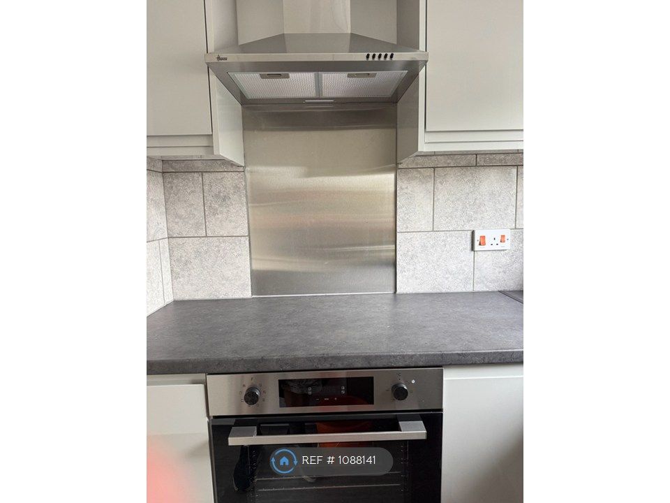 Property photo 3 of 6 Kitchen. New Oven. Hob Being Installed Next Week.