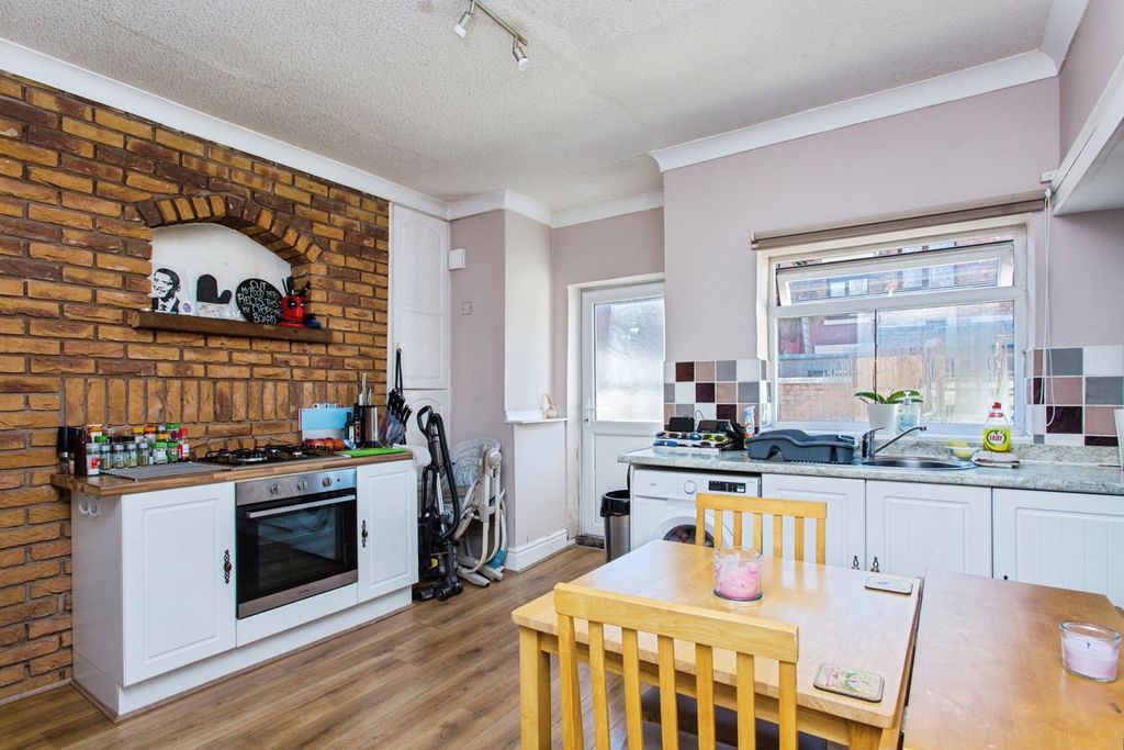 Property photo 2 of 13 Kitchen Diner