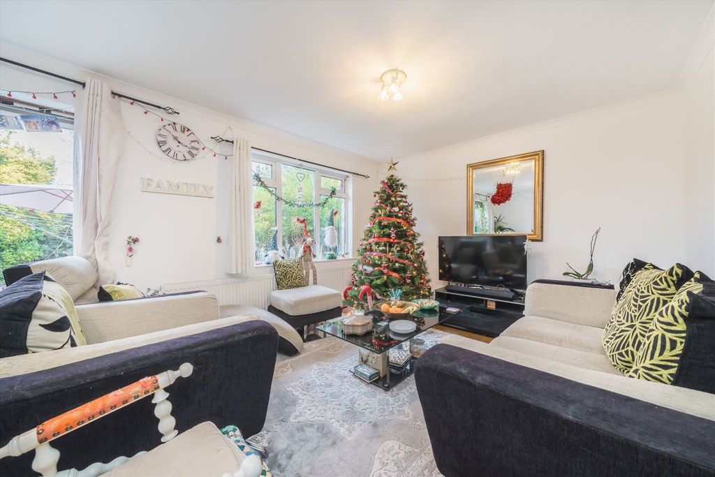 Property photo 2 of 6