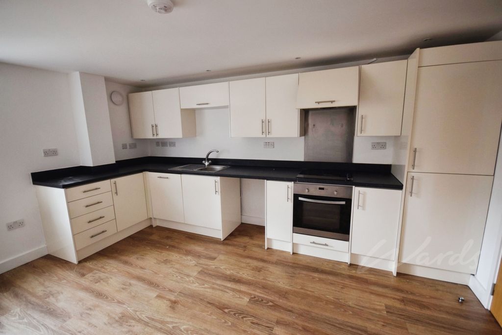 Property photo 2 of 6 Queens Court Kitchen