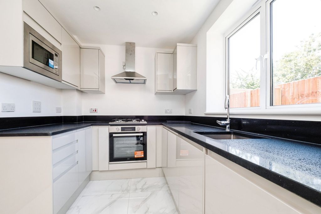 Property photo 2 of 23 Pbox-Img.Jpg