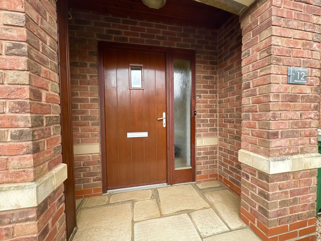 Property photo 2 of 20