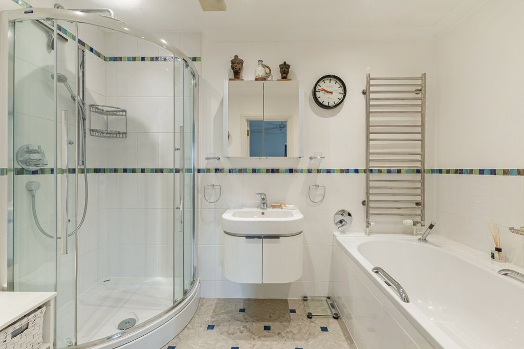 Additional image 12 of 3 bed flat for saleThe Broad Walk, Imperial Square, Cheltenham, Gloucestershire GL50