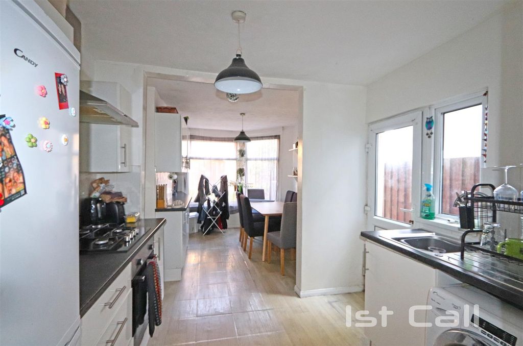 Property photo 3 of 11 Kitchen/ Diner