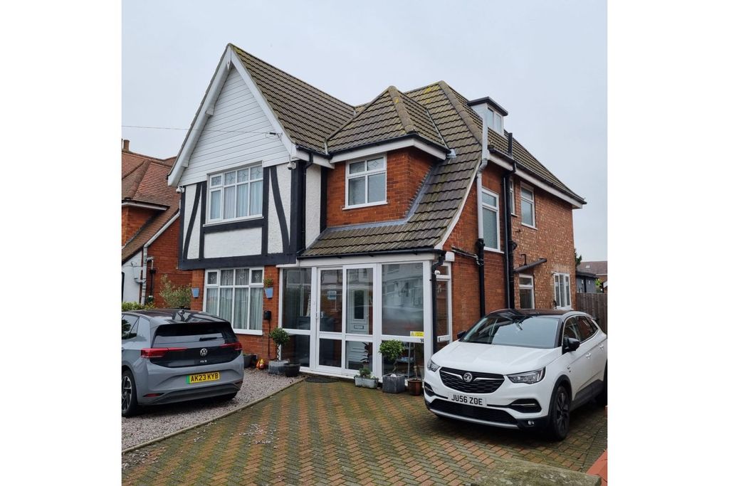 Property photo 1 of 53