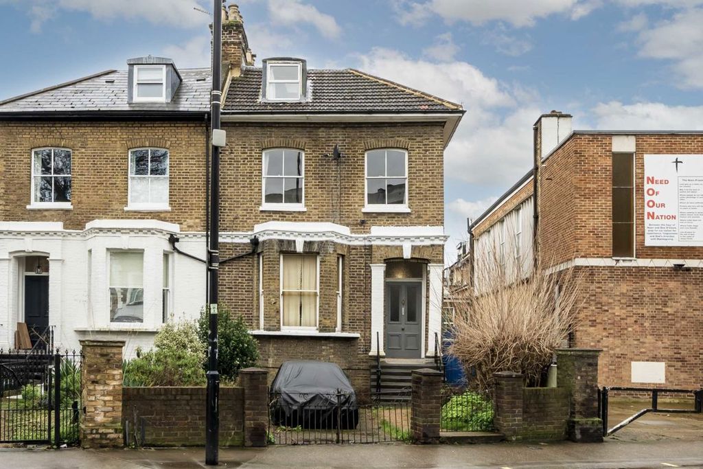 Property photo 1 of 7