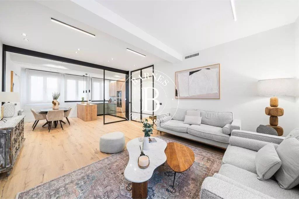 Property photo 1 of 31 Renovated 3-Bedroom Apartment In The Heart Of Chamberí