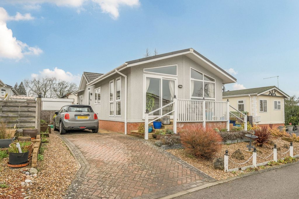 Property photo 1 of 21