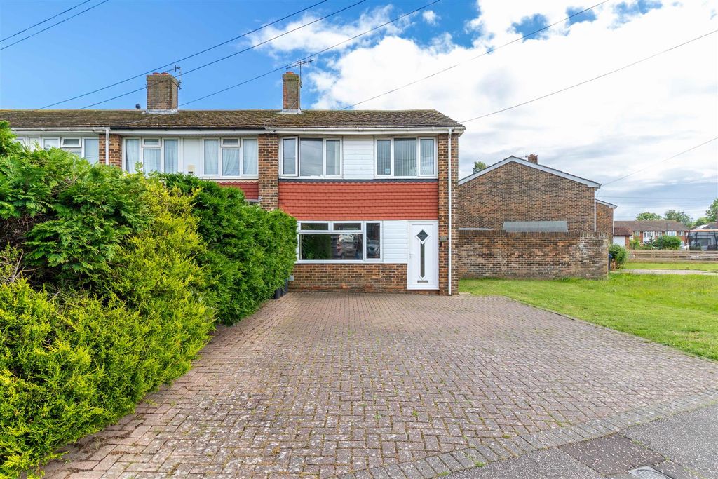 Property photo 1 of 26 Shadwells-4.Jpg