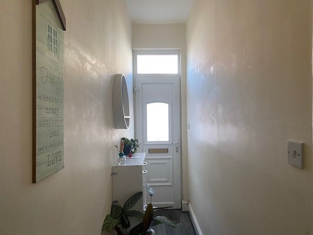 Property photo 2 of 27