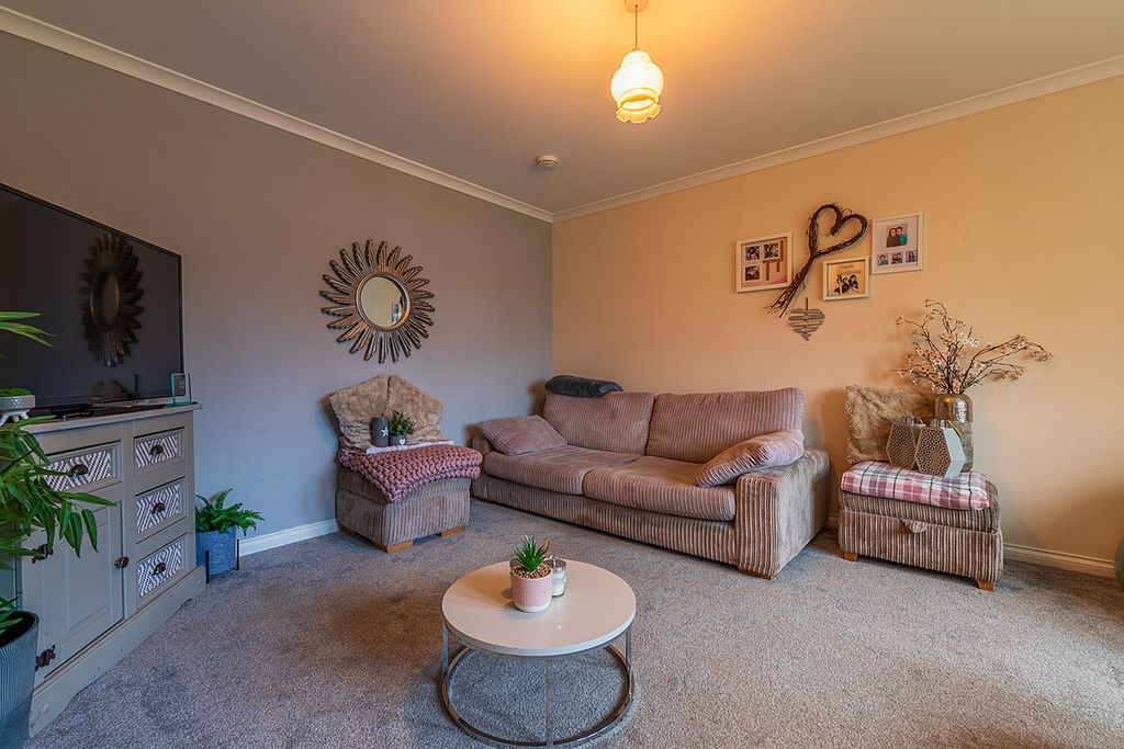 Property photo 2 of 44