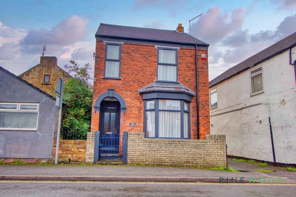 Property photo 2 of 16 Front (Exterior)