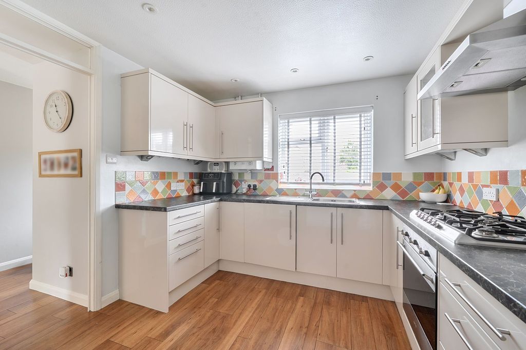 Property photo 3 of 13 Kitchen