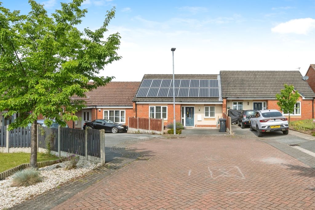 Property photo 2 of 17
