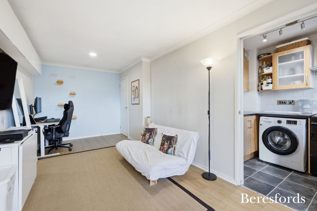 Property photo 3 of 10 Picture No. 14