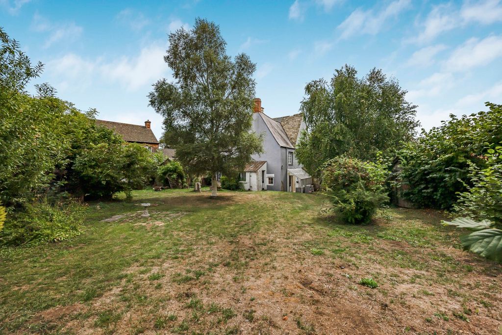 Property photo 2 of 22