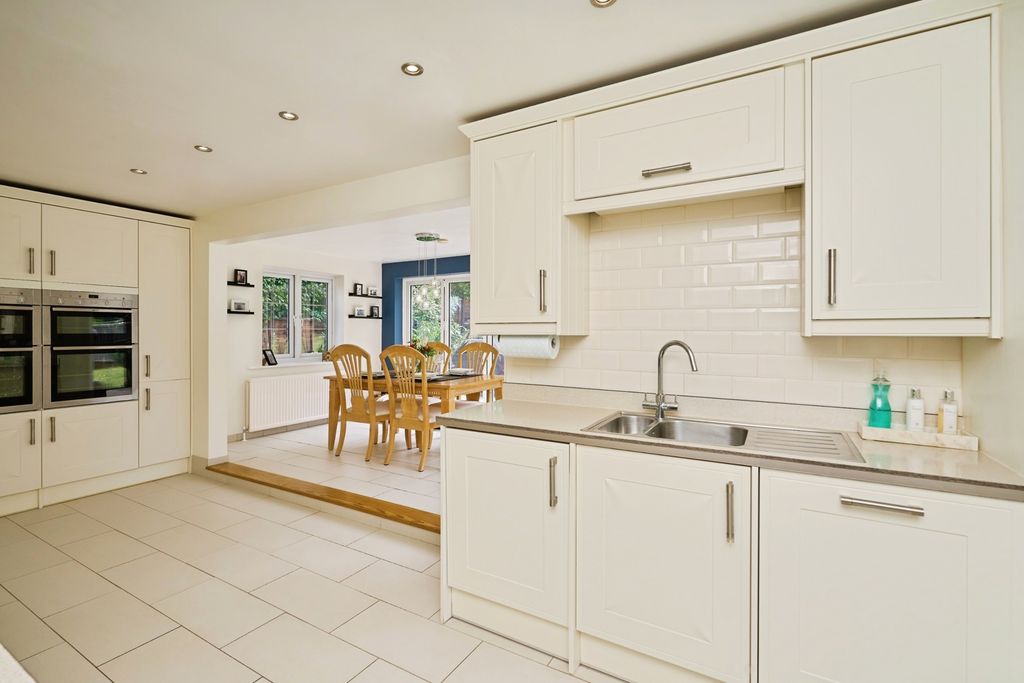 Property photo 3 of 17 Photo