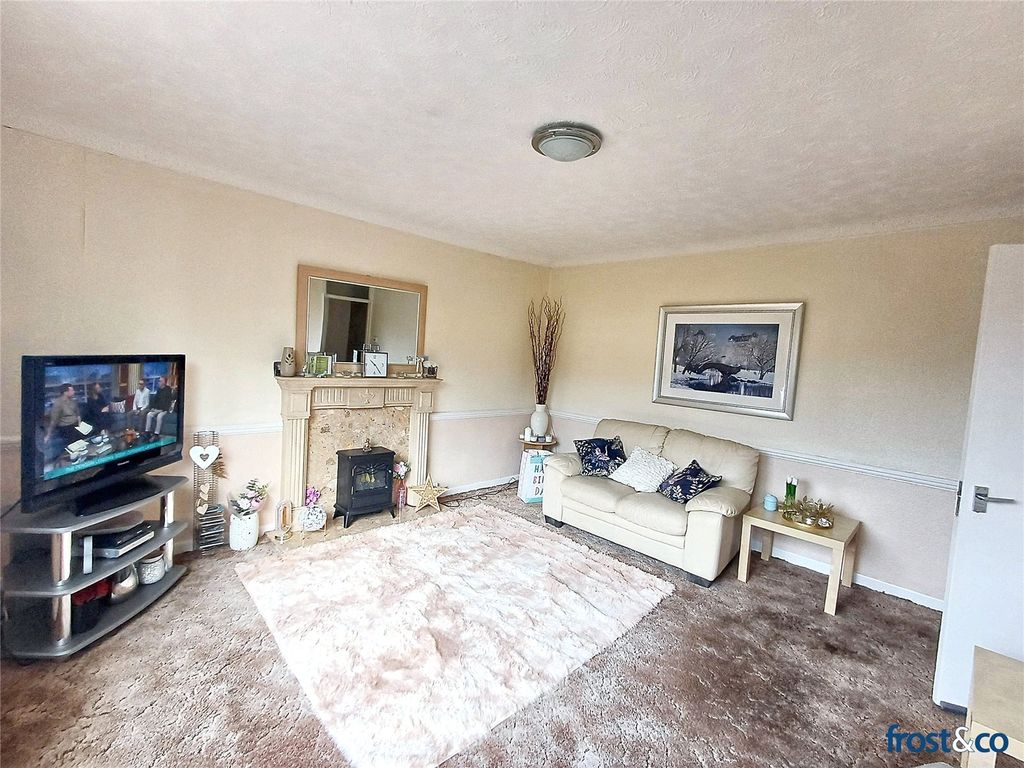 Property photo 2 of 11 Living Room