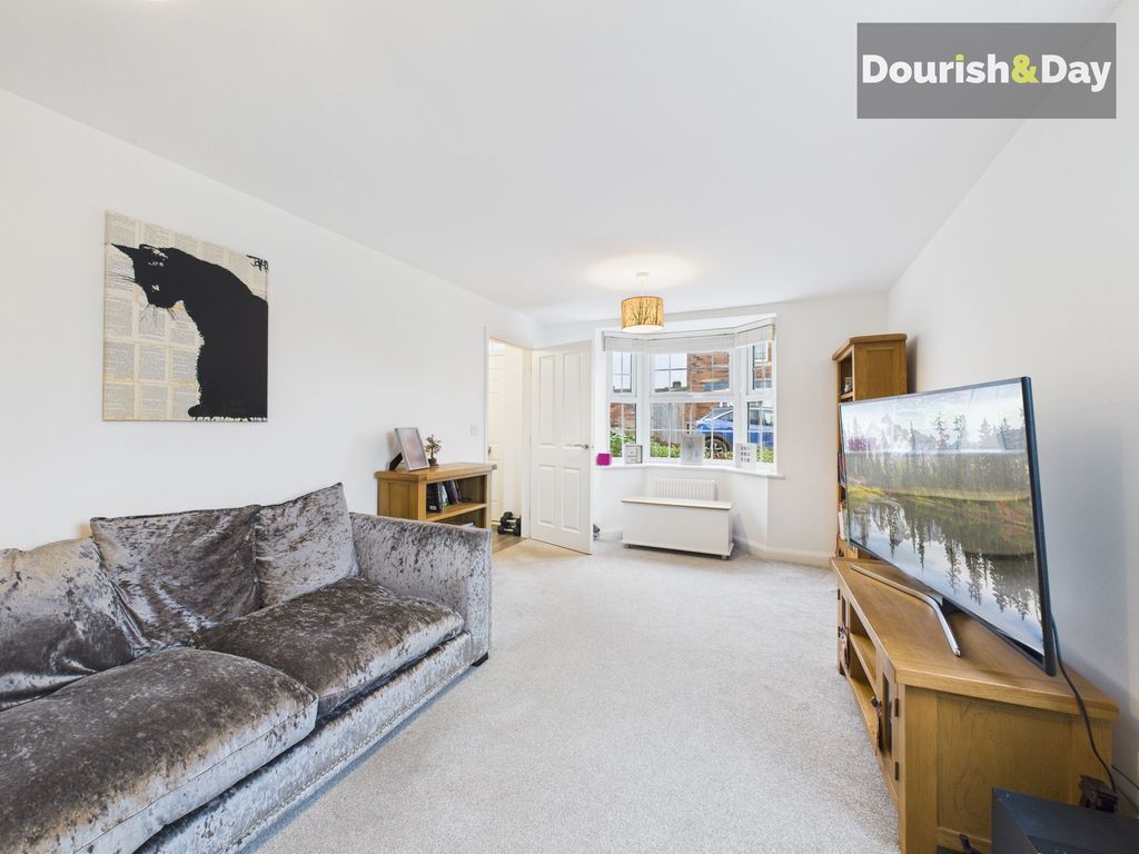 Property photo 3 of 32 Living Room