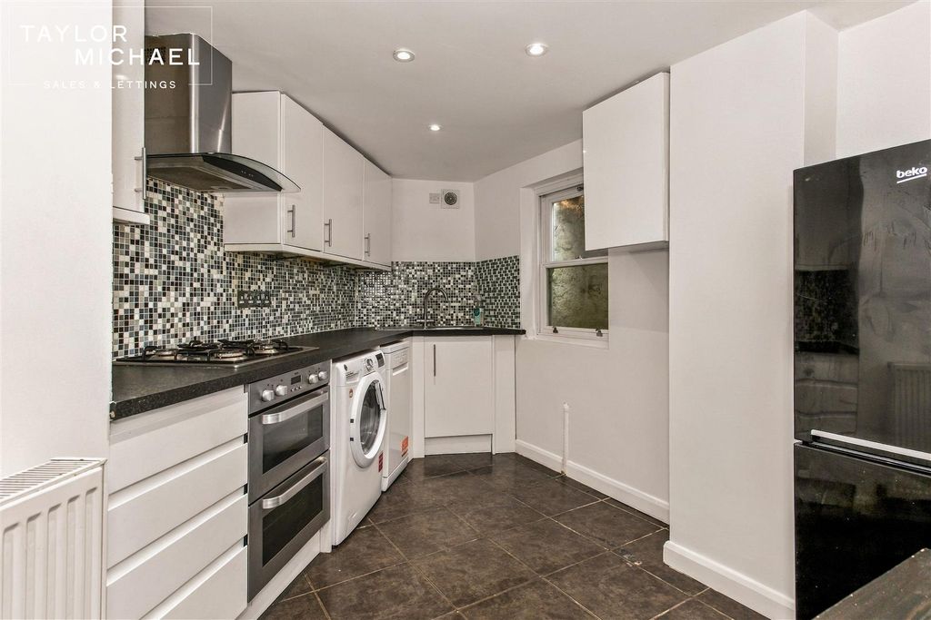 Property photo 2 of 13 Kitchen