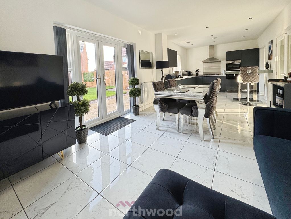 Property photo 3 of 27