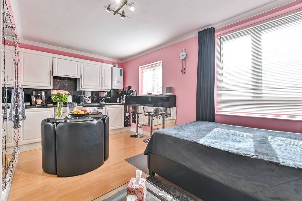 Property photo 2 of 13