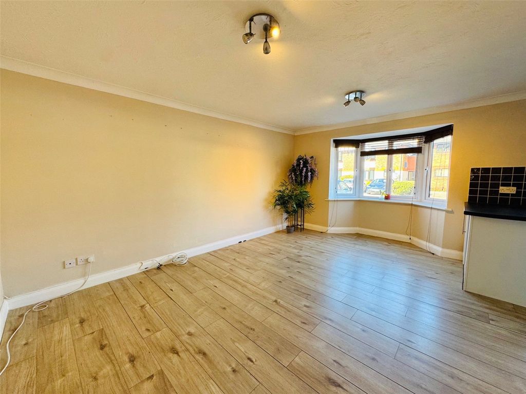 Property photo 2 of 8 Picture No. 19